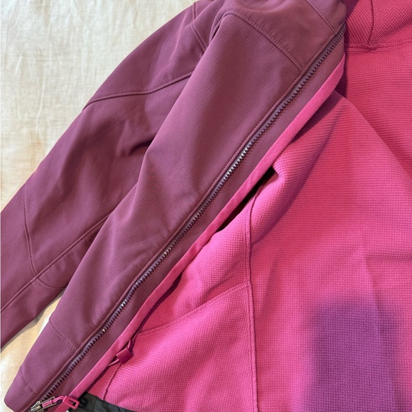 Patagonia insulated zip up jacket - Picture 3 of 4